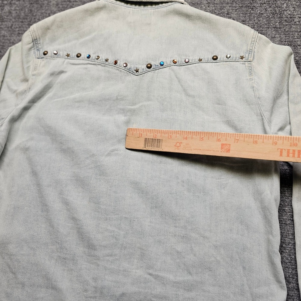 Levi Strauss Co Womens Denim Western Shirt Light Wash Studded Star Classic Fit M - Picture 8 of 11